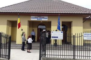 Căminul Cultural din Bobu şi-a deschis porţile!