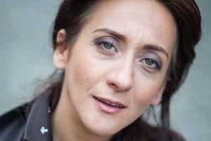 În veacul acesta nebun şi înnebunit, a da sens normalitătii este o…nebunie.