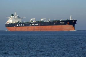 Iranul livrează cantităţi enorme de petrol Chinei înainte de intrarea în vigoare a sancţiunilor economice impuse de către SUA