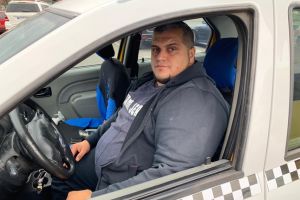 Taximetristul atacat povesteste firul evenimentelor: M-a lovit cu surubelnita la gat