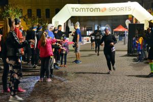 Şi noaptea se aleargă! 350 de sportivi au concurat la Oradea Night Run (FOTO/VIDEO)