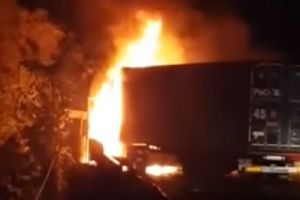 Accident îngrozitor pe DN 1: Un BMW a luat foc, după ce s-a lovit de un TIR. Trei persoane au murit carbonizate (VIDEO)
