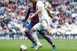 FOTBAL EUROPEAN. Real Madrid o ţine din DEZASTRU în DEZASTRU. Învinşi de Levante, „galacticii” au ajuns la 4 meciuri fără VICTORIE în Primera Division