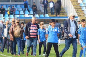 Constanta. Legendele FC Farul au inaltat steaguri personalizate pe stadion. A fost lansat noul logo al clubului (galerie foto)  