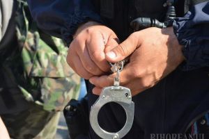Bărbatul care a agresat o orădeancă, în plină zi, a fost arestat. Este un fost puşcăriaş, închis pentru că aproape a omorât în bătaie un bebeluş