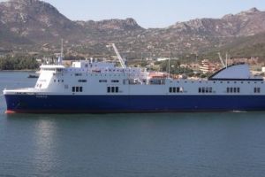 GRAV accident naval în sudul Angliei. Un feribot a DISTRUS două iahturi. Zeci de persoane la un pas de MOARTE