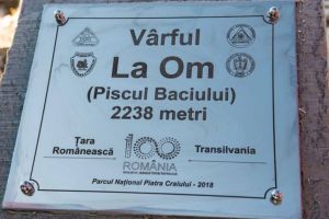 Placă dedicată Centenarului Marii Uniri pe cel mai înalt vârf din masivul Piatra Craiului