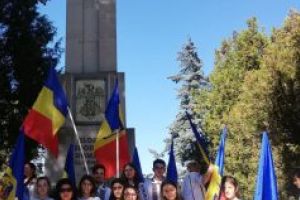 „Florile Zagonului” vor primi, duminică, costume naţionale noi