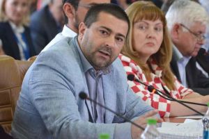 Retrospectiva săptămânii, prin ochii lui Bihorel: La Spitalul Municipal managerul face revoluţie împotriva „bandiţilor”