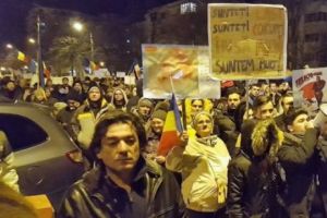 LOVITURĂ DEVASTATOARE pentru PROTESTATARI. Cât îi COSTĂ ieşitul în STRADĂ? CIFRE HALUCINANTE