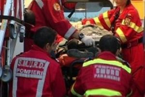 ACUM – A căzut de la etaj şi trăieşte conectată la aparate