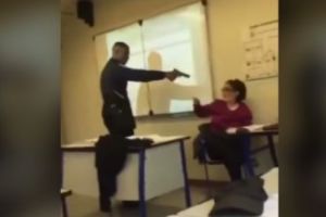 Scene de groază în Franţa. O profesoară a fost ameninţată cu arma de un elev . Totul a pornit de la absenţele elevului