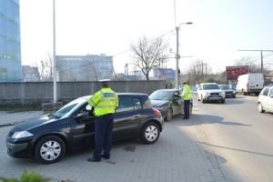 Sute de amenzi pentru soferii indisciplinati, in weekend, in Timis