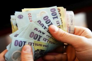 Salariul minim creşte cu 20% pentru 1 milion de angajaţi: Pentru cei cu studii superioare şi cei care au minim 15 ani vechime