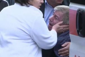 PANICĂ la căpătâiul lui Ilie Balaci. Unui fost component al „Craiovei Maxima” i s-a făcut rău şi a fost transportat la spital