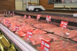 Romania a importat carne si preparate din carne de 416 milioane de euro, in primul semestru din acest an