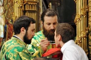 La împărtăşanie, linguriţe de unică folosinţă?!