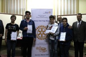 Câştigătorii Concursului Interjudeţean de Matematică premiaţi de Rotary