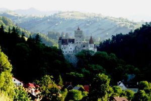 Braşovul, polul turismului „la negru”?