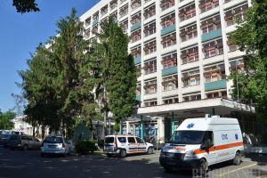 Servicii la comun: Spitalul Judeţean îşi va uni trei servicii importante cu cele ale Municipalului, care face angajări masive