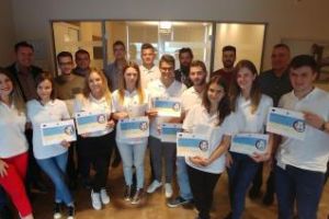 Studenţii şi masteranzii fac stagii de practică remunerate la Banca Transilvania