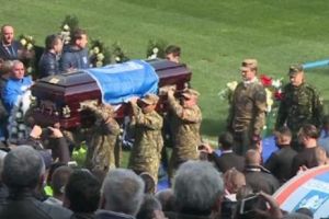 Ilie Balaci a fost îngropat. Mamei legendarului jucător i s-a făcut rău | FOTO