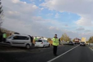 VIDEO: Trei maşini implicate într-un ACCIDENT între Alba Iulia şi Sebeş. Nu sunt victime. Trafic îngreunat