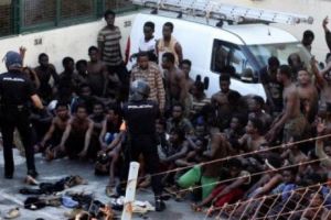 VISUL idilic al africanilor. Europa ASALTATĂ de un nou val de migranţi. Autorităţile sunt în stare de ALARMĂ