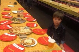 Lacrimile virale ale unui băieţel. Tragedia de la ziua lui a emoţionat o ţară. Mama lui a făcut tot ce a putut, dar din păcate...