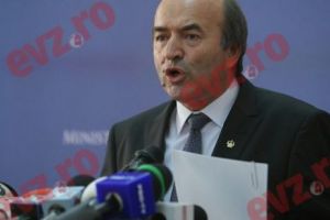 TĂRICEANU îl APĂRĂ pe TOADER. „Are cea mai BUNĂ PERFORMANȚĂ în actualul GUVERN”