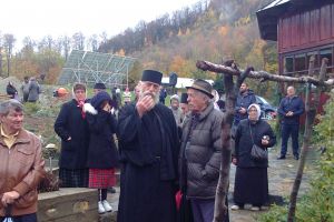 Sfântă Liturghie Arhierească la slujba de sfinţire a Bisericii de la Schitul  «Poiana Pustnicului», Mănăstirea Lainici, Protopopiatul Târgu-Jiu Nord (II)