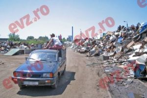 Doi olteni harnici au furat 56 tone de fier vechi