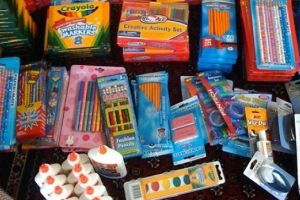 Sancţionaţi pentru comercializarea necorespunzătoare a rechizitelor şcolare