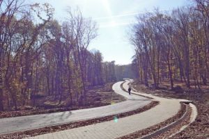 Curăţenie de toamnă, sâmbătă, de la poarta mănăstirii de la Schit până în vârful Mamutului