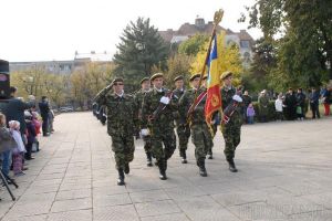 Orădenii, invitaţi la ceremoniile de Ziua Armatei şi chiar la o vizită într-o unitate militară