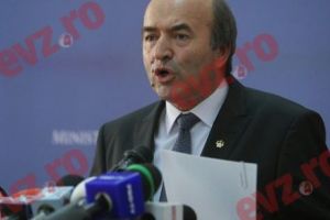 MOTIVUL pentru care Tudorel Toader şi-a luat CONCEDIU. Eveniment MAJOR pentru ministrul Justiţiei