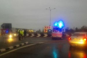 Medic si pacient la spital dupa ce o ambulanta a intrat intr-un sens giratoriu, langa Timisoara