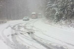 Traficul pe DN1A este blocat din cauza ninsorii