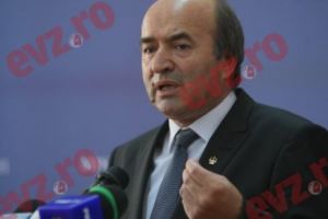 CUTREMUR în Justiţie: Anunţul făcut chiar acum de Tudorel TOADER! 