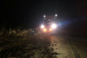 Drum blocat pe Dealul Cărbuneştiului! Drumarii intervin urgent!