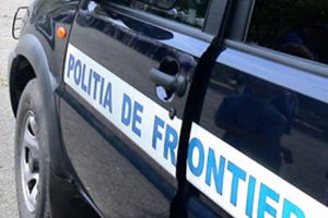 Prins de poliţie la volanul unui autovehicul cu numere false, beat şi fără permis