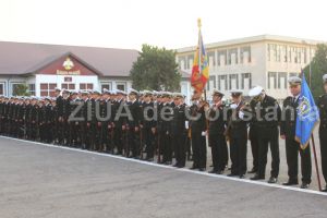 Elevi si studenti din Marina Militara au depus juramantul la Constanta:  Respectul fata de tara, mama, ordinea si disciplina i-au indrumat catre o cariera militara (galerie foto)