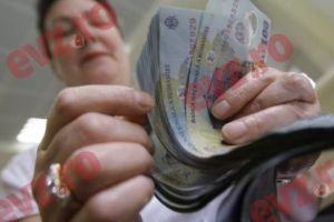 La loc comanda! Guvernul amână majorarea salariul minim