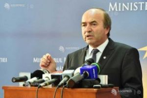 Tudorel Toader cere revocarea lui Augustin Lazăr