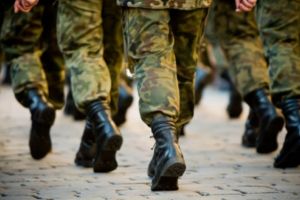 Omagiu militarilor români!