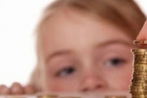 Decizie RADICALĂ! Alocaţiile copiilor vor fi TĂIATE. România va fi AFECTATĂ