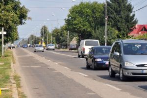 Firmele care “sparg” străzi vor trebui să asfalteze toată banda, nu doar şanţul pe care l-au săpat