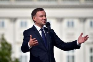 Preşedintele Poloniei acuză Germania că face jocul Rusiei în domeniul gazelor. Duda a cerut Germaniei să renunţe la construcţia gazoductului Nord Stream 2