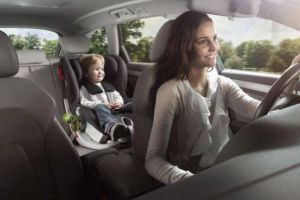 Codul Rutier: Ce trebuie să ştie părinţii despre transportul copiilor. Nerespectarea condiţiilor se sancţionează cu amenzi consisteamenzinte