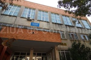 Exercitiu de protectie in caz de accident chimic, la Liceul teoretic Lucian Blaga din Constanta 